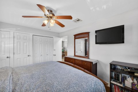 Commercial property in Lauderdale-by-the-Sea, Florida 199.28 sq.m. № 2243392 - photo 14