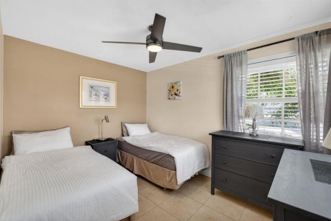 Commercial property in Lauderdale-by-the-Sea, Florida 199.28 sq.m. № 2243392 - photo 15