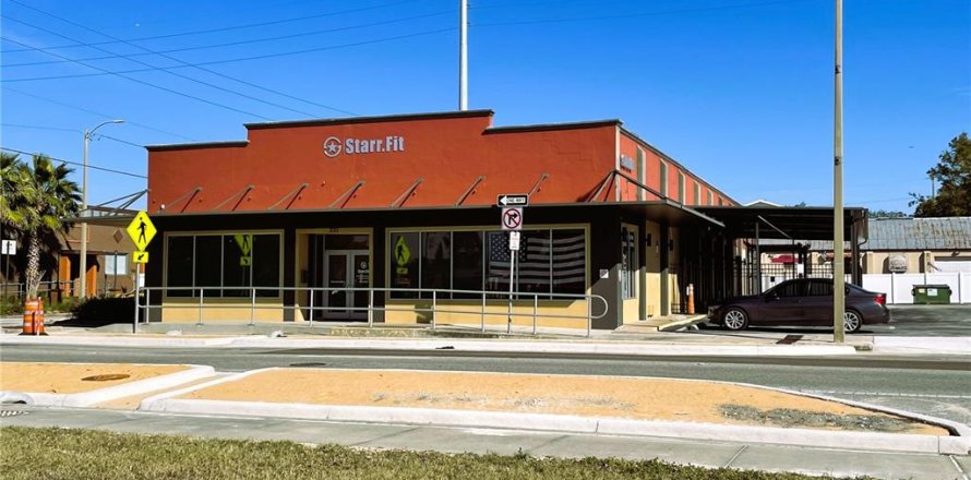 Propiedad comercial en Eustis, Florida № 1723772