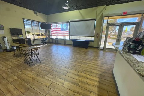 Propiedad comercial en alquiler en Eustis, Florida № 1723772 - foto 8