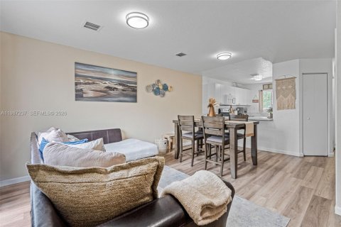 Купить таунхаус в Флорида-Сити, Флорида 2 спальни, 105.91м2, № 2048787 - фото 4