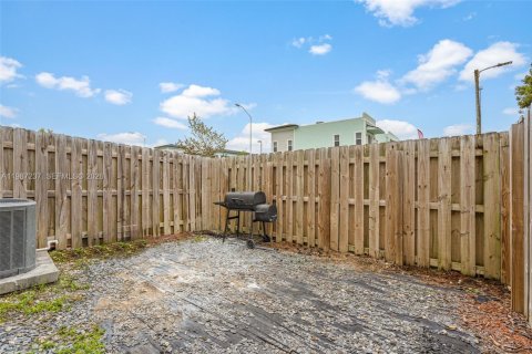 Купить таунхаус в Флорида-Сити, Флорида 2 спальни, 105.91м2, № 2048787 - фото 21