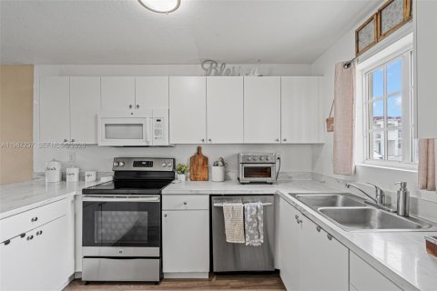 Купить таунхаус в Флорида-Сити, Флорида 2 спальни, 105.91м2, № 2048787 - фото 7