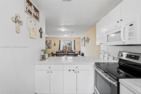 Купить таунхаус в Флорида-Сити, Флорида 2 спальни, 105.91м2, № 2048787 - фото 9