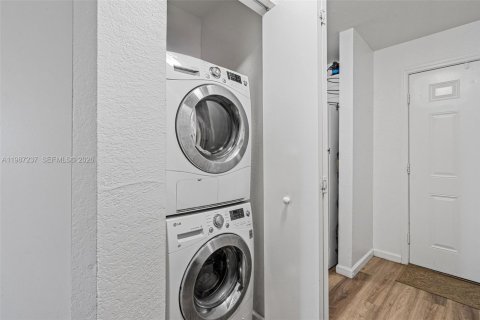 Купить таунхаус в Флорида-Сити, Флорида 2 спальни, 105.91м2, № 2048787 - фото 10