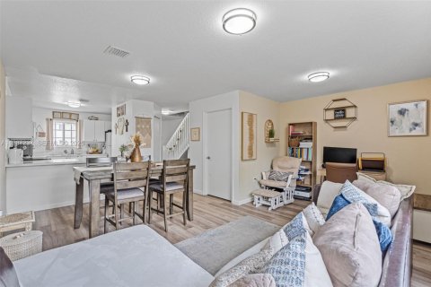 Купить таунхаус в Флорида-Сити, Флорида 2 спальни, 105.91м2, № 2048787 - фото 5