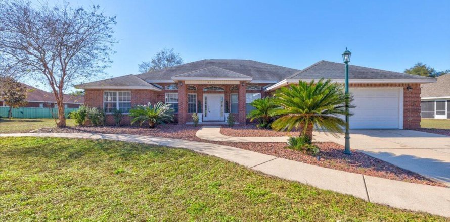 House in Crestview, Florida 4 bedrooms, 223.06 sq.m. № 559090