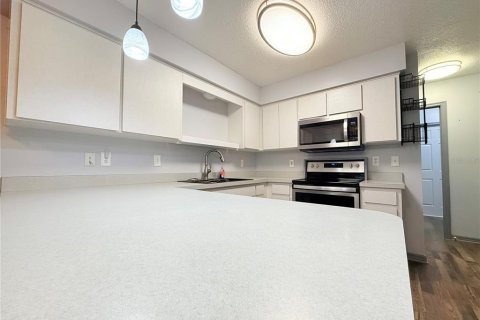 Casa en venta en Zephyrhills, Florida, 3 dormitorios, 163.32 m2 № 2420293 - foto 19