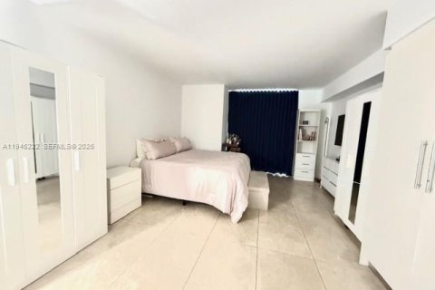 Condo in Miami, Florida  № 2052799 - photo 6