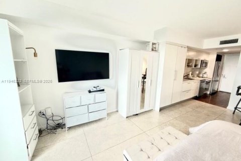 Condo in Miami, Florida  № 2052799 - photo 2