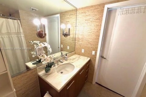 Condo in Miami, Florida  № 2052799 - photo 12