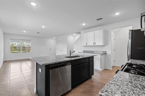 Adosado en venta en Winter Garden, Florida, 3 dormitorios, 142.7 m2 № 2150653 - foto 13