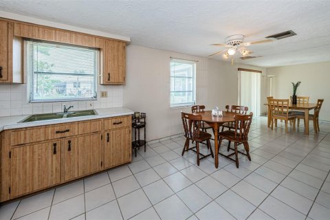 Купить виллу или дом в Холидэй, Флорида 5 комнат, 88.07м2, № 667405 - фото 22