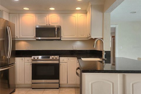 House in Sarasota, Florida 2 bedrooms, 118.82 sq.m. № 2430905 - photo 23