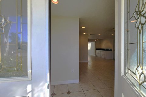 House in Sarasota, Florida 2 bedrooms, 118.82 sq.m. № 2430905 - photo 15