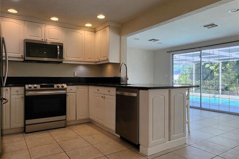 House in Sarasota, Florida 2 bedrooms, 118.82 sq.m. № 2430905 - photo 29