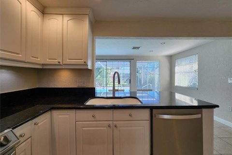 House in Sarasota, Florida 2 bedrooms, 118.82 sq.m. № 2430905 - photo 27