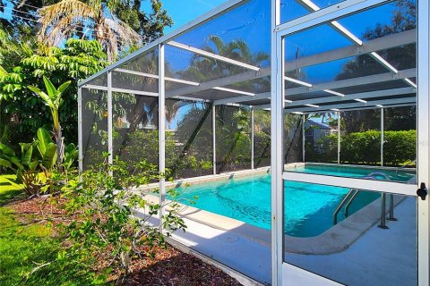House in Sarasota, Florida 2 bedrooms, 118.82 sq.m. № 2430905 - photo 3