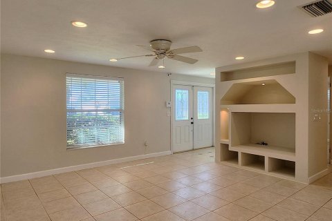House in Sarasota, Florida 2 bedrooms, 118.82 sq.m. № 2430905 - photo 18