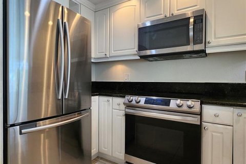 House in Sarasota, Florida 2 bedrooms, 118.82 sq.m. № 2430905 - photo 22