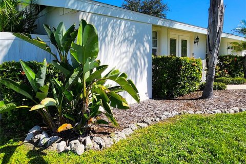 House in Sarasota, Florida 2 bedrooms, 118.82 sq.m. № 2430905 - photo 11