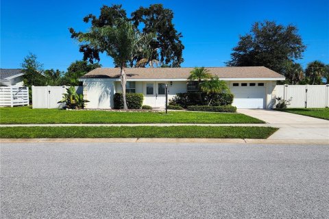 House in Sarasota, Florida 2 bedrooms, 118.82 sq.m. № 2430905