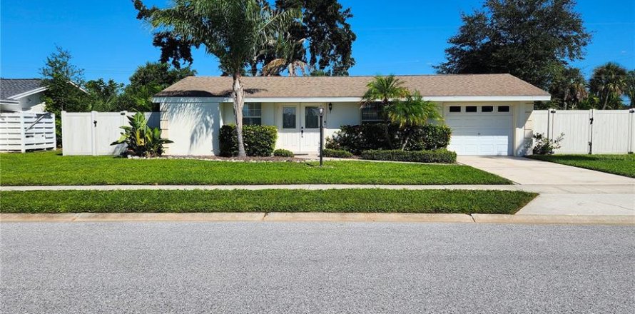 House in Sarasota, Florida 2 bedrooms, 118.82 sq.m. № 2430905