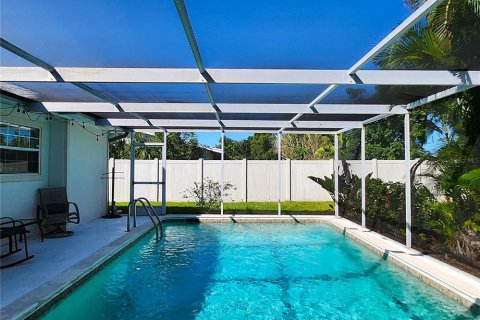 House in Sarasota, Florida 2 bedrooms, 118.82 sq.m. № 2430905 - photo 4