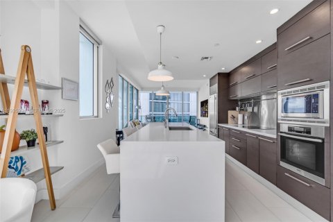 Copropriété à louer à Miami, Floride: 2 chambres, 114.92 m2 № 1994141 - photo 6
