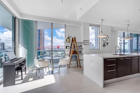 Copropriété à louer à Miami, Floride: 2 chambres, 114.92 m2 № 1994141 - photo 7