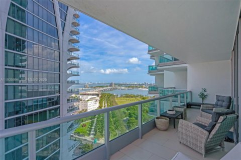 Copropriété à louer à Miami, Floride: 2 chambres, 114.92 m2 № 1994141 - photo 1