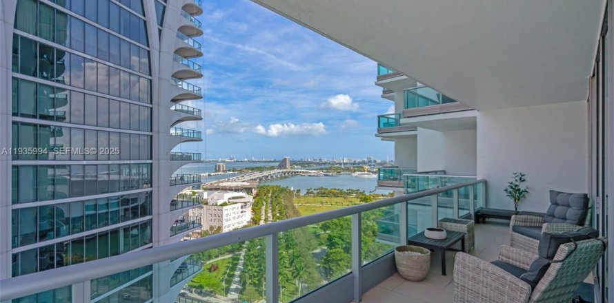 Condo à Miami, Floride, 2 chambres  № 1994141