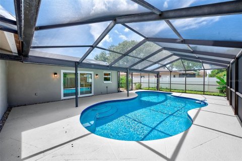 House in Largo, Florida 4 bedrooms, 149.94 sq.m. № 2391548 - photo 30
