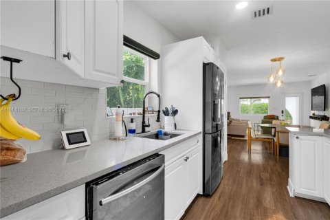 Casa en venta en Miami Shores, Florida, 2 dormitorios, 95.69 m2 № 2027787 - foto 18