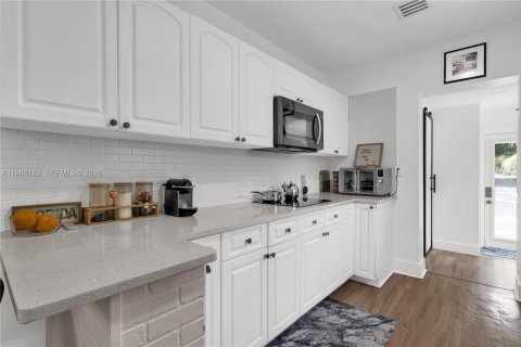 Casa en venta en Miami Shores, Florida, 2 dormitorios, 95.69 m2 № 2027787 - foto 15