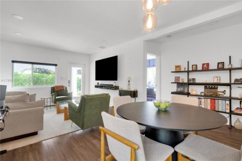 Casa en venta en Miami Shores, Florida, 2 dormitorios, 95.69 m2 № 2027787 - foto 10
