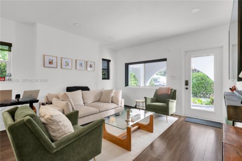 Casa en venta en Miami Shores, Florida, 2 dormitorios, 95.69 m2 № 2027787 - foto 8