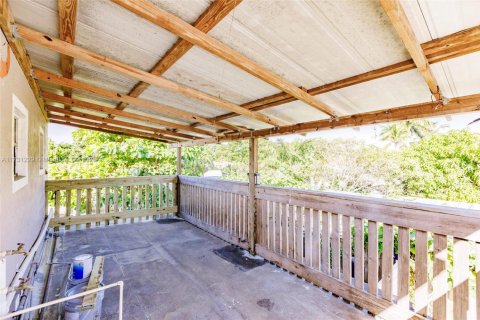 Propiedad comercial en venta en Miami, Florida, 245.08 m2 № 1864895 - foto 6