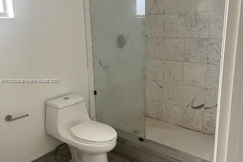 Propiedad comercial en venta en Miami, Florida, 245.08 m2 № 1864895 - foto 8