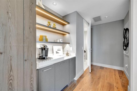Condo in Aventura, Florida, 4 bedrooms  № 1888761 - photo 26
