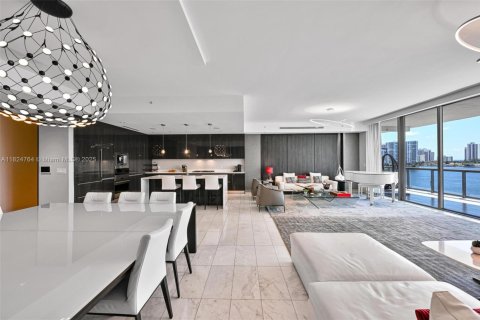 Condo in Aventura, Florida, 4 bedrooms  № 1888761 - photo 23