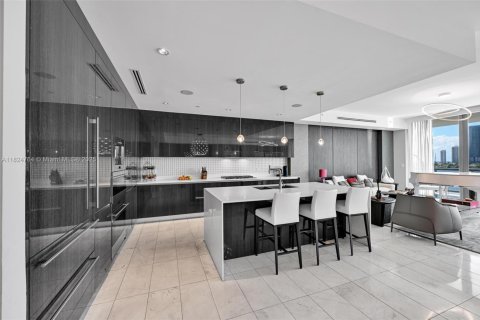 Condo in Aventura, Florida, 4 bedrooms  № 1888761 - photo 17