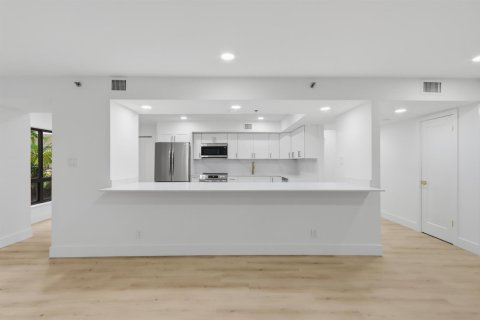 Condo in Jupiter, Florida, 2 bedrooms  № 2379956 - photo 7