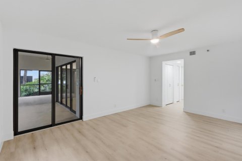 Condo in Jupiter, Florida, 2 bedrooms  № 2379956 - photo 16