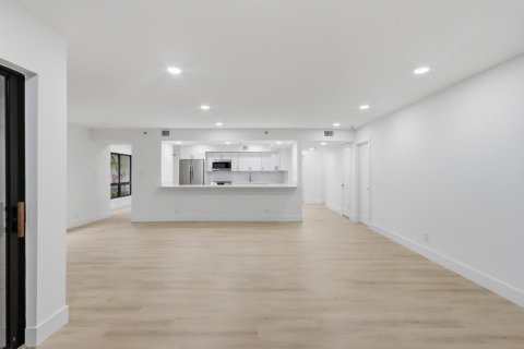 Condo in Jupiter, Florida, 2 bedrooms  № 2379956 - photo 10