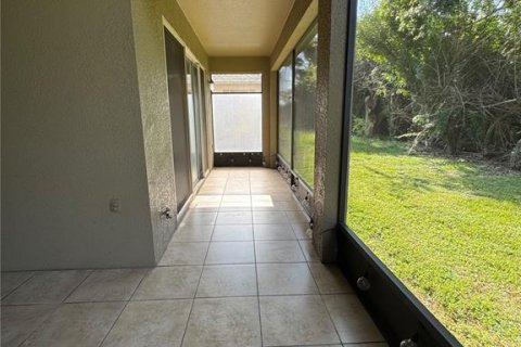 Casa en alquiler en Kissimmee, Florida, 3 dormitorios, 189.43 m2 № 2380840 - foto 16
