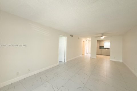 Condominio en alquiler en Margate, Florida, 2 dormitorios, 89.19 m2 № 2259814 - foto 11