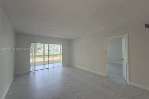 Condominio en alquiler en Margate, Florida, 2 dormitorios, 89.19 m2 № 2259814 - foto 16