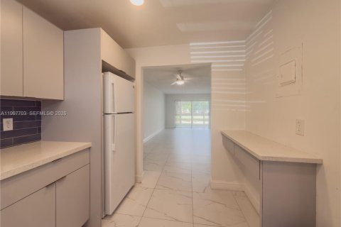 Condominio en alquiler en Margate, Florida, 2 dormitorios, 89.19 m2 № 2259814 - foto 5