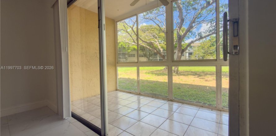 Condominio en Margate, Florida, 2 dormitorios  № 2259814